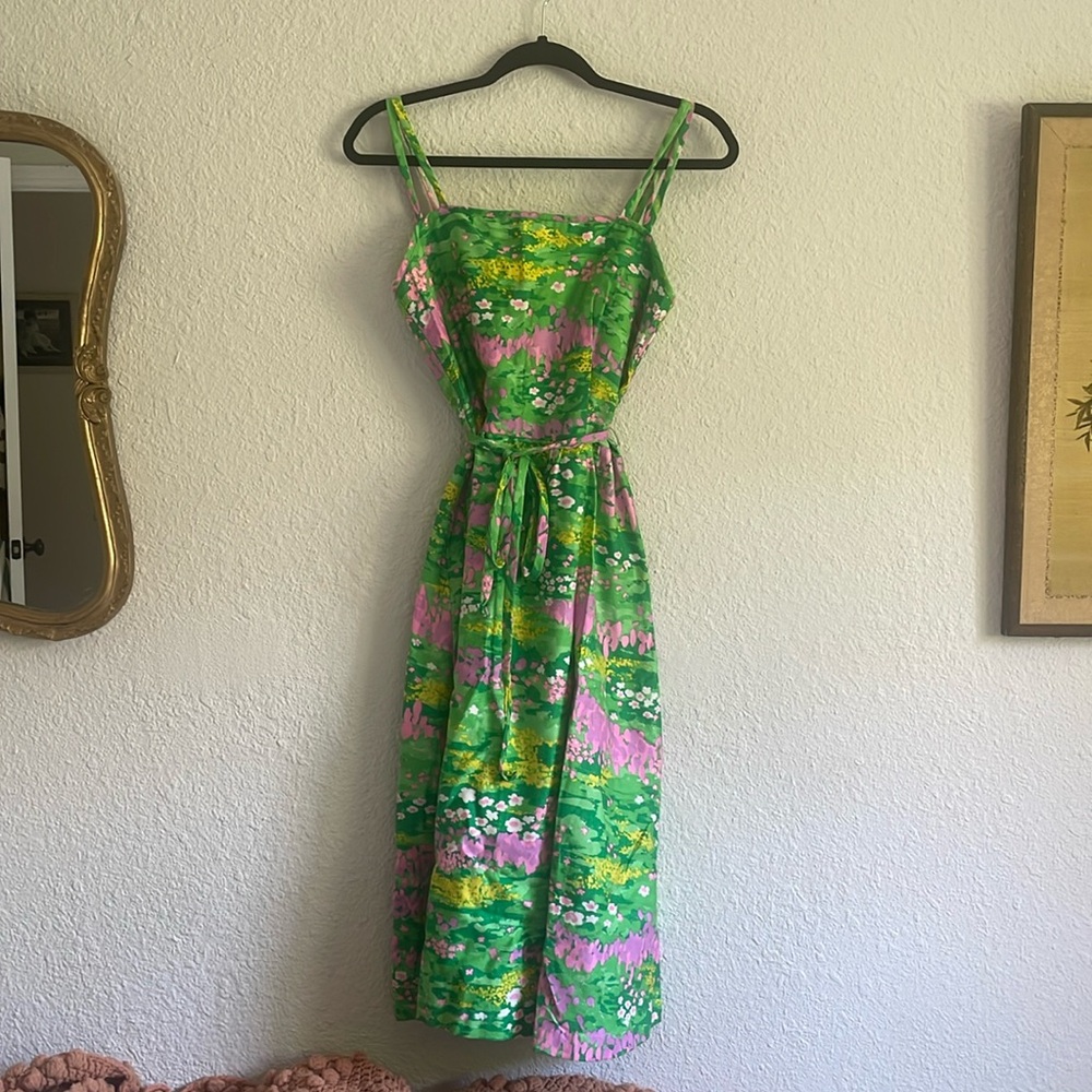 Beautiful vintage midi dress